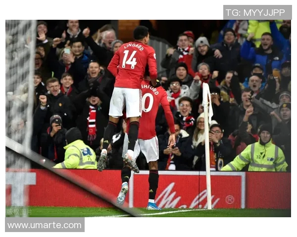 越南与马来西亚激战正酣比分悬念不断引发球迷热议 越南与马来西亚激战正酣比分悬念不断引发球迷热议